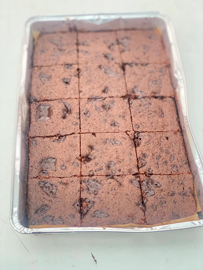 Fudgy Chewy Brownies Dairy Free/ or Dairy - Tray size - Image 3